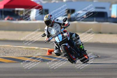 media/Dec-18-2022-SoCal Trackdays (Sun) [[8099a50955]]/Turn 2 (950am)/